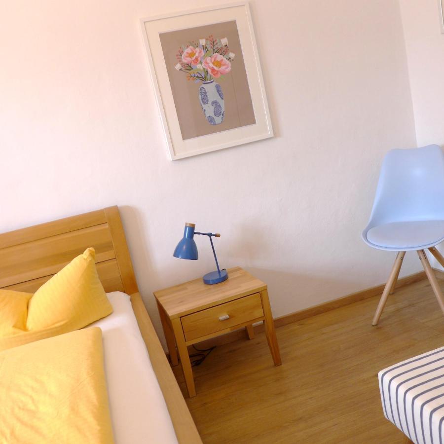 Pension Stoi Budget Guesthouse อินส์บรุค ภายนอก รูปภาพ